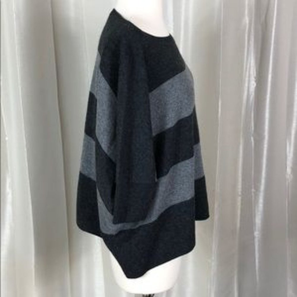 sweater - Picture 2 of 3